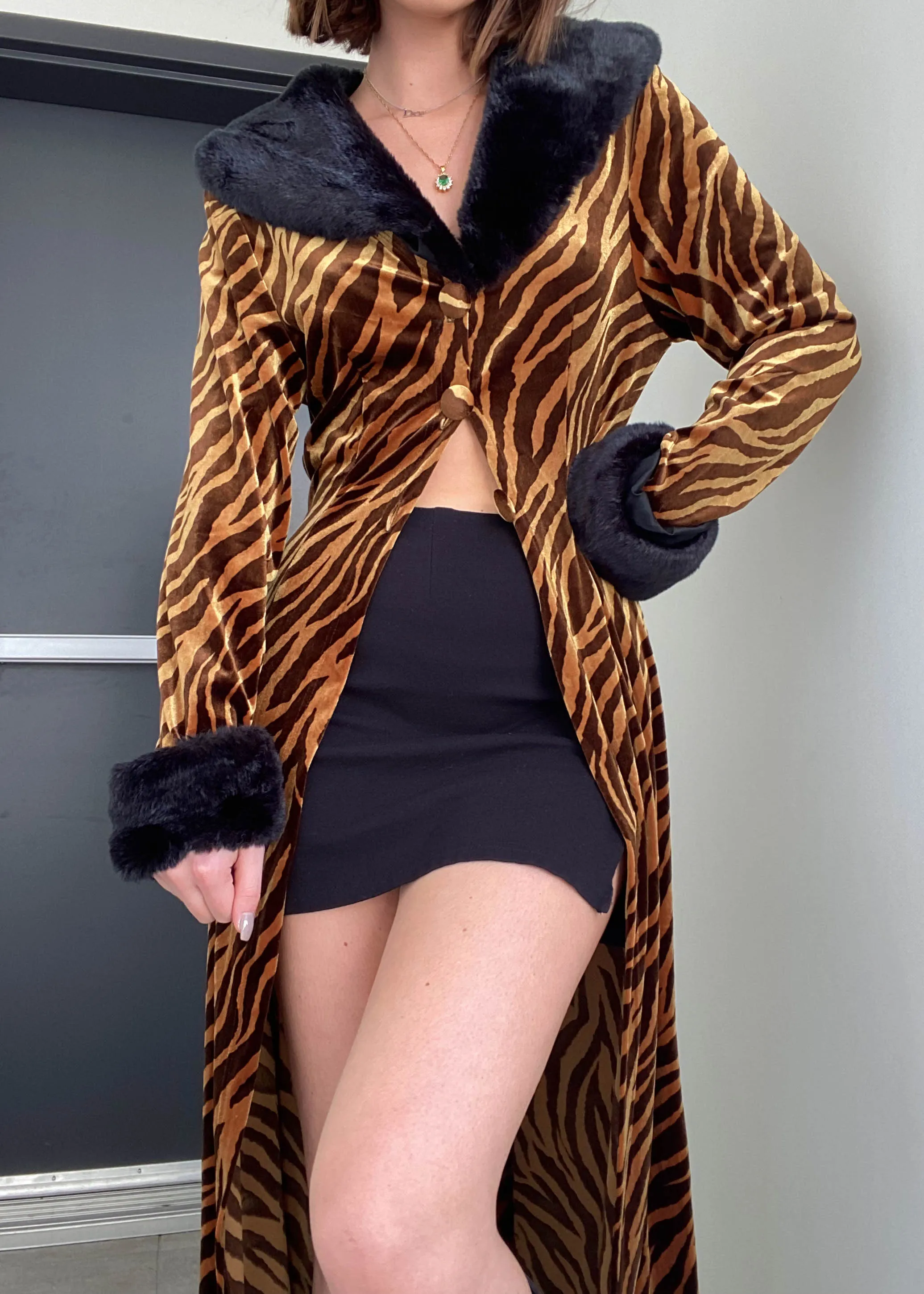 90's Fuzzy Tiger Fur Trim Coat (S-M)