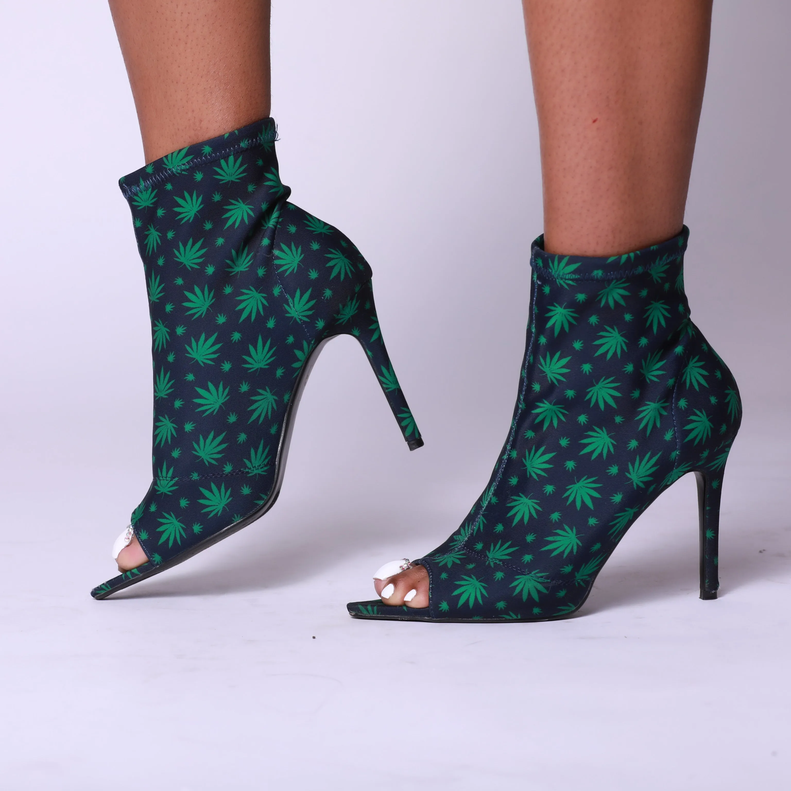 Kush Leaf Pattern Print Open Toe Heel Booties