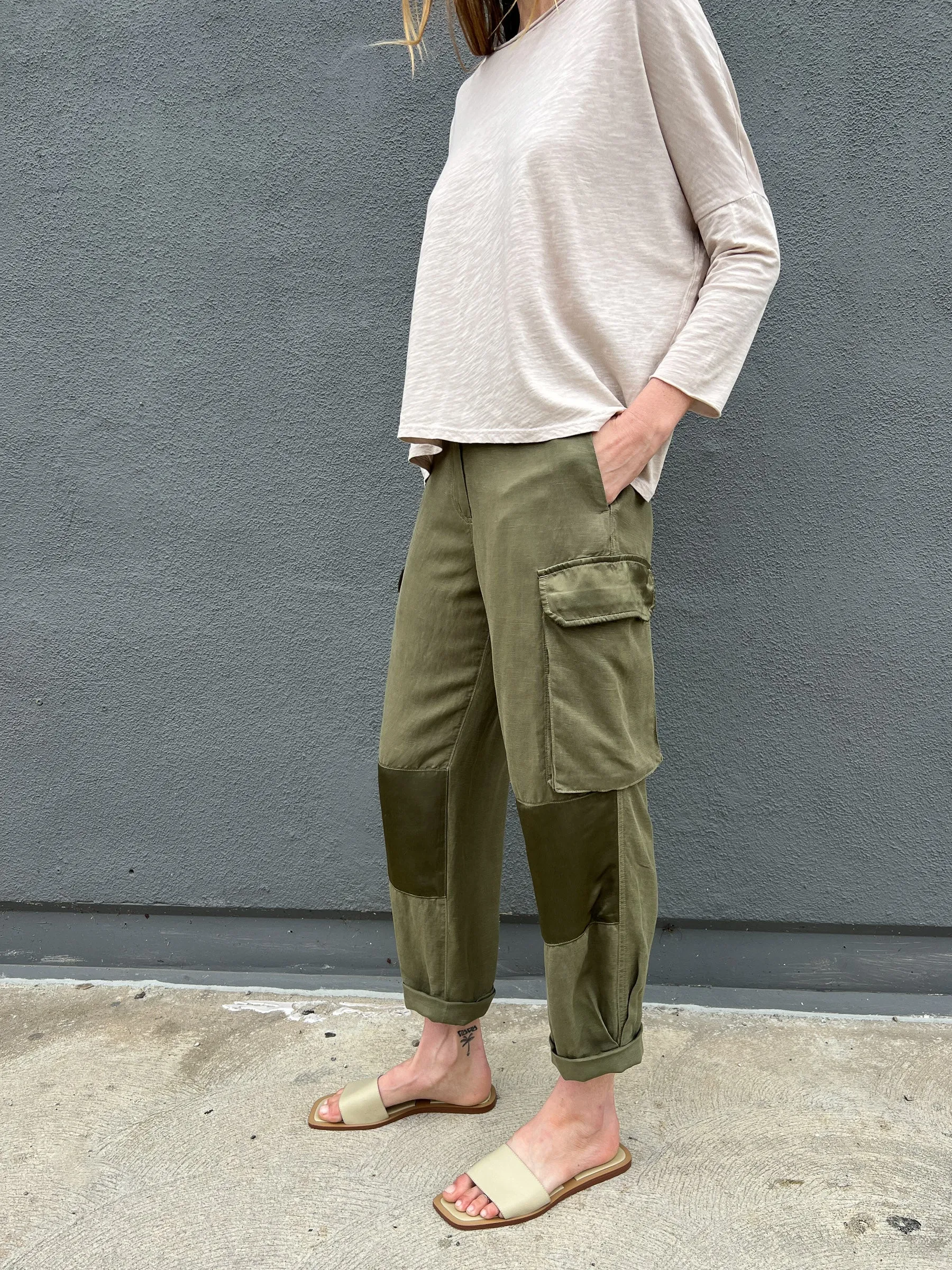 Logan Cargo Pant in Linen - Military