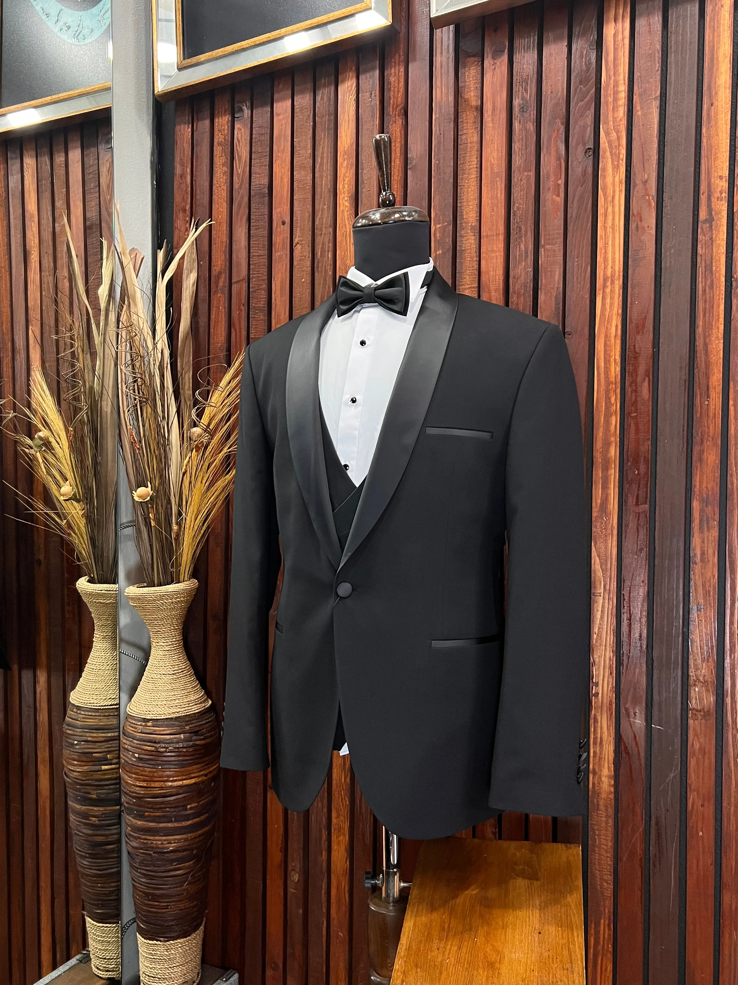 Mens Black Tuxedo with Black Shawl Lapel Slim fit 4 piece Tuxedo | Big And Tall | Weddings and Special Events