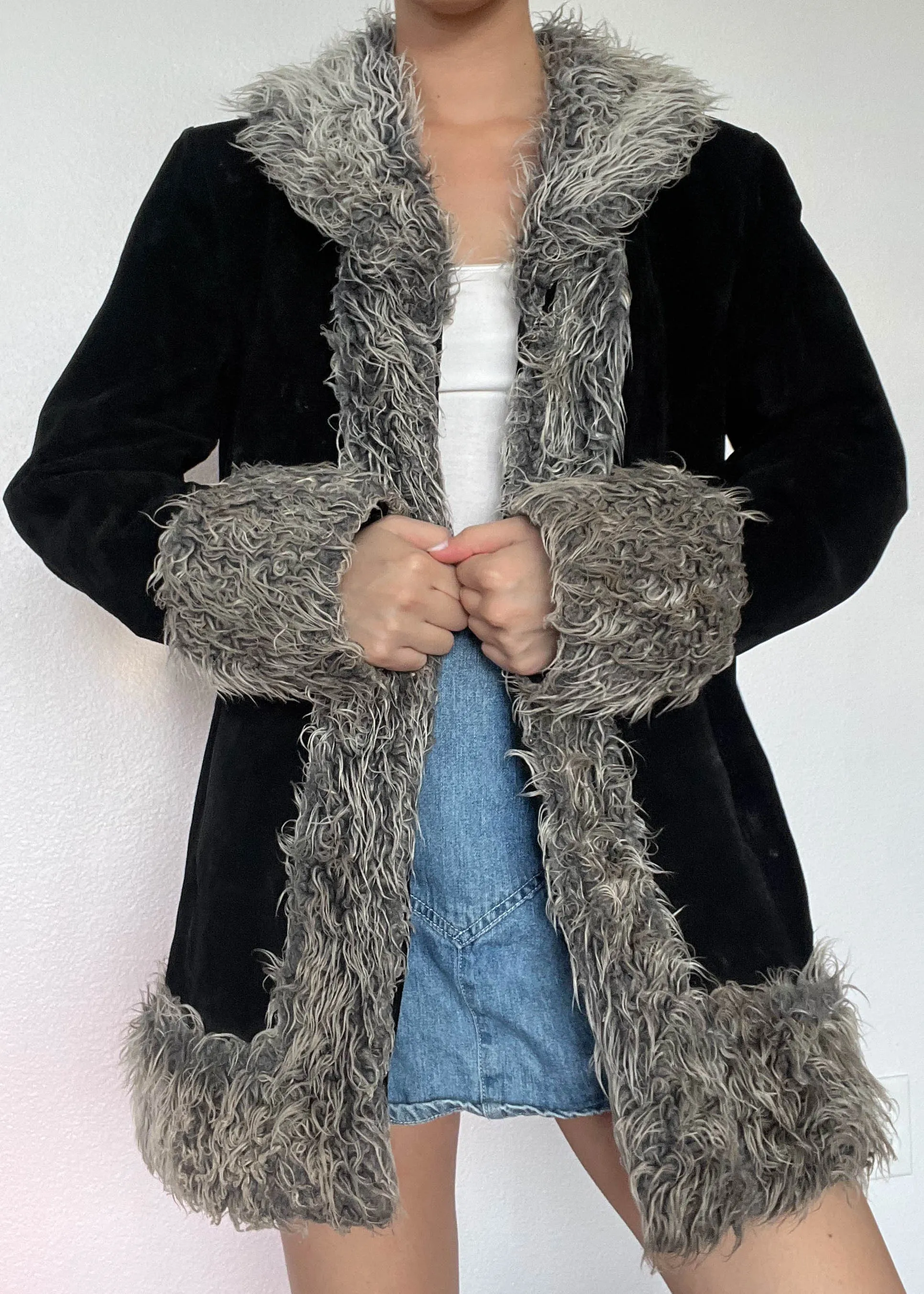 Mia 90's Fur Trim Coat (M)